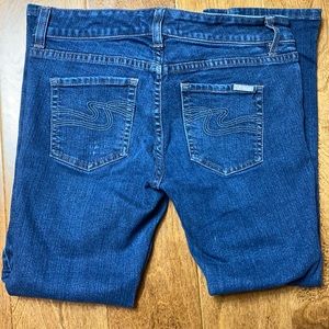 White House Black Market Jean Capri